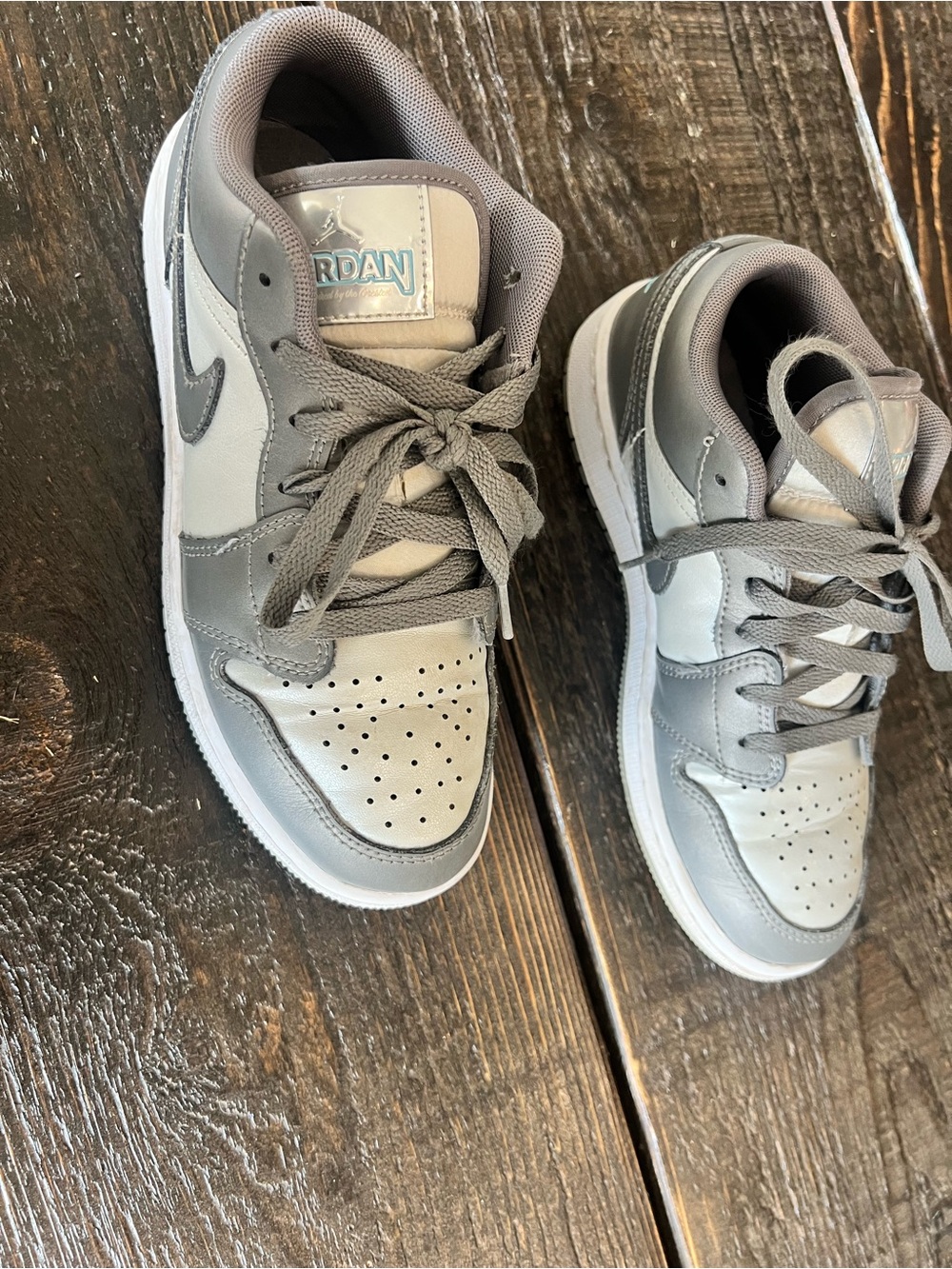 Jordan Grade-School Air 1 Low SE sneakers - Picture 3 of 6